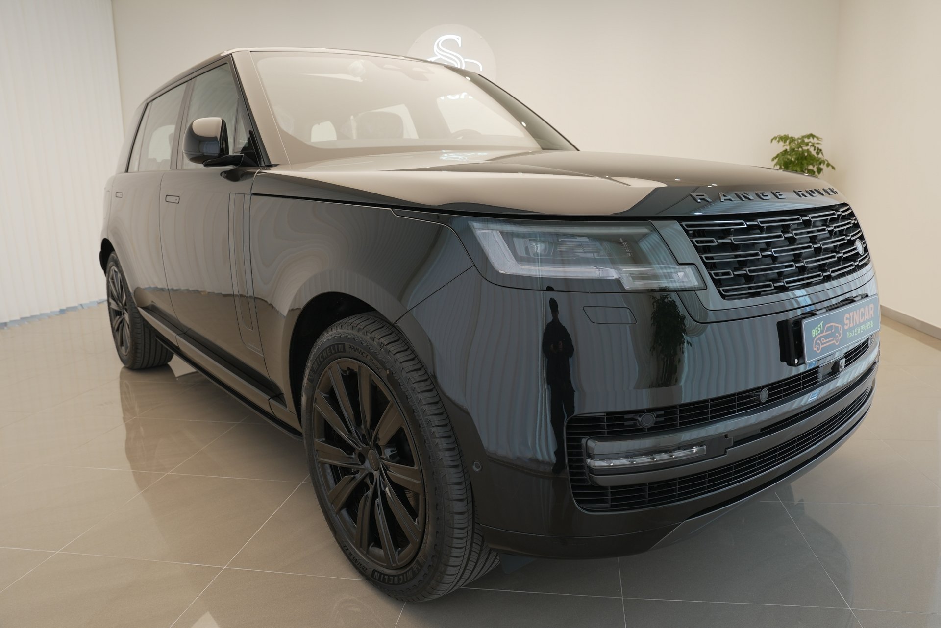 LAND ROVER RANGE ROVER - View 1