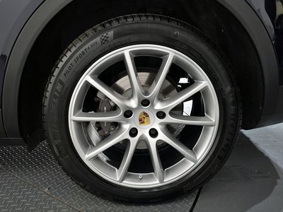 PORSCHE CAYENNE - 8