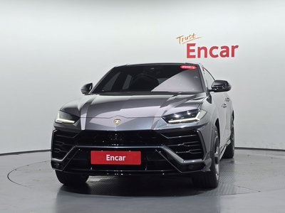 2020 Lamborghini URUS 照片 2