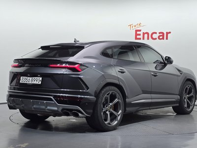 2020 Lamborghini URUS 照片 3
