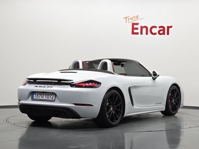 صورة 3 لـ 2022 Porsche 718