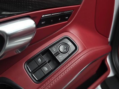 صورة مصغرة 24 لـ 2022 Porsche 718