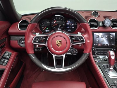 صورة مصغرة 17 لـ 2022 Porsche 718