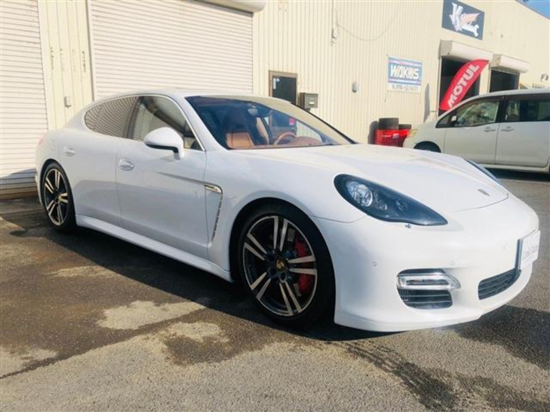 PORSCHE PANAMERA - View 1