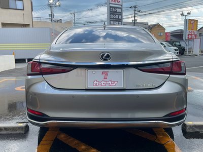صورة 8 لـ 2024 Lexus ES
