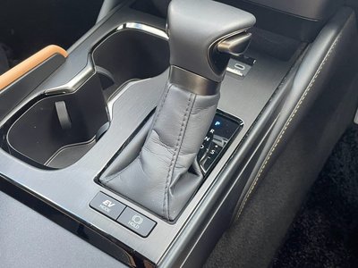 صورة مصغرة 46 لـ 2024 Lexus ES
