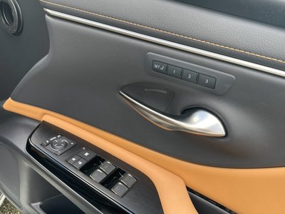 صورة مصغرة 39 لـ 2024 Lexus ES