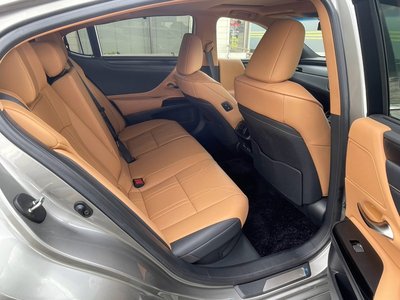 صورة مصغرة 61 لـ 2024 Lexus ES