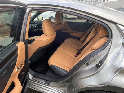 صورة مصغرة 63 لـ 2024 Lexus ES