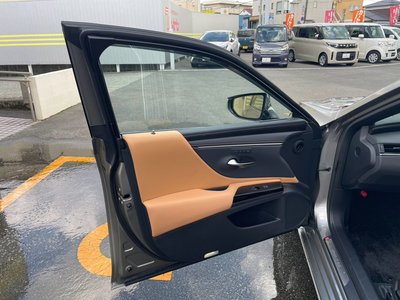 صورة مصغرة 42 لـ 2024 Lexus ES