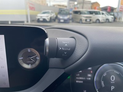 صورة مصغرة 74 لـ 2024 Lexus ES