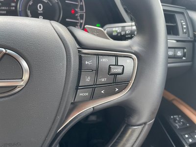 صورة مصغرة 33 لـ 2024 Lexus ES
