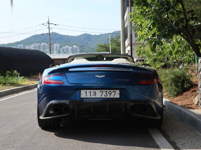 ASTON MARTIN VANQUISH S - 3