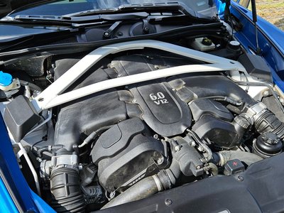 ASTON MARTIN VANQUISH S - 7