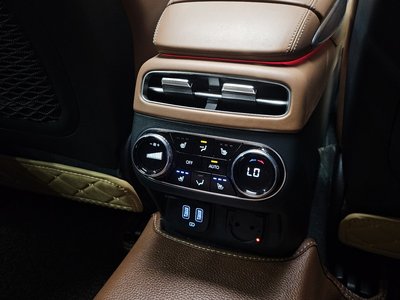 صورة مصغرة 16 لـ 2021 Genesis GV70