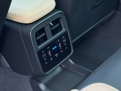 2023 Porsche TAYCAN — миниатюра 16