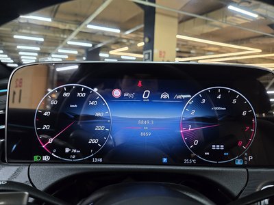 MERCEDES-BENZ E-CLASS - 10