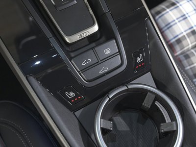 صورة مصغرة 30 لـ 2025 Porsche 911