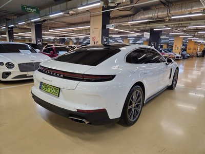 PORSCHE PANAMERA - 3