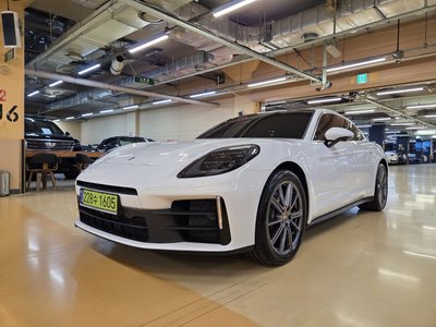 PORSCHE PANAMERA - 1