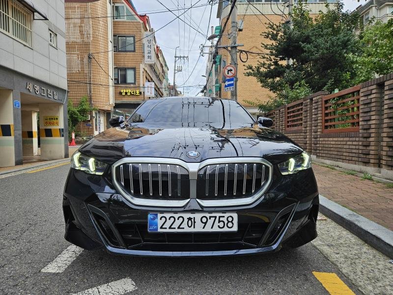 BMW 5 SERIES - View 1