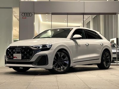 AUDI Q8 - 1