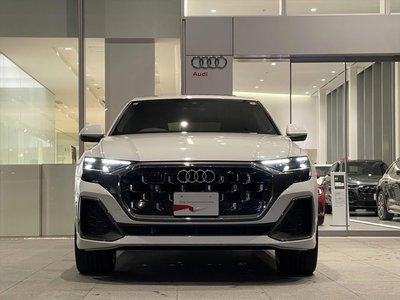AUDI Q8 - 4