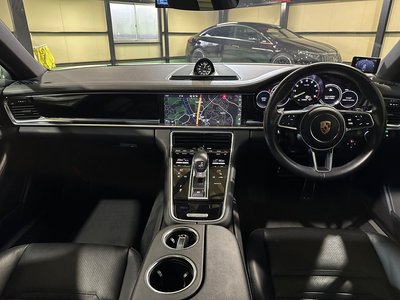 PORSCHE PANAMERA - 4