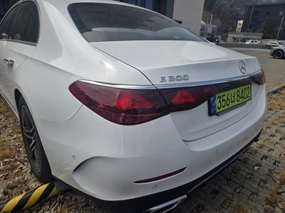 MERCEDES-BENZ E-CLASS - 4