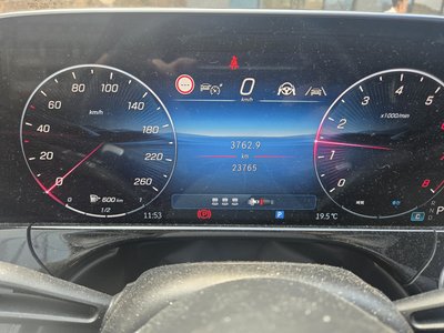 MERCEDES-BENZ E-CLASS - 3