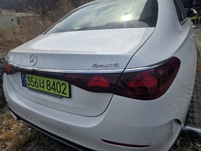 MERCEDES-BENZ E-CLASS - 1