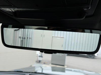 LAND ROVER DEFENDER - 10