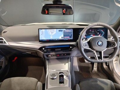 صورة 10 لـ 2025 BMW 3 SERIES
