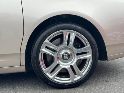 ROLLS-ROYCE GHOST - 10