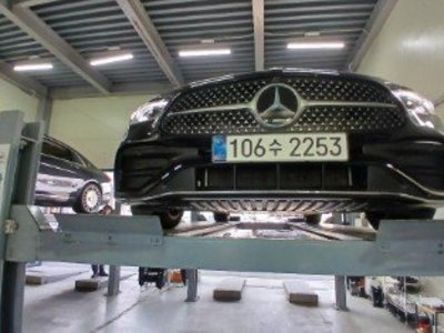 MERCEDES-BENZ C-CLASS - 1