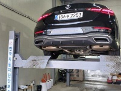 MERCEDES-BENZ C-CLASS - 2