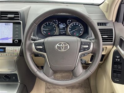 TOYOTA LAND CRUISER PRADO - 10