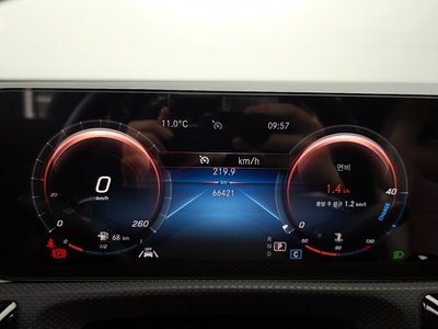 MERCEDES-BENZ CLA - 8