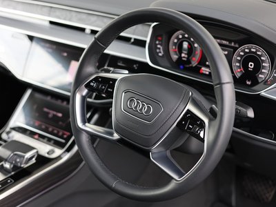 AUDI A8 - 5