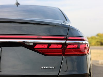 AUDI A8 - 10