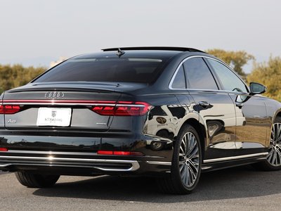 AUDI A8 - 8