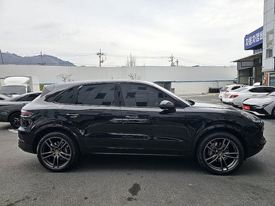 PORSCHE CAYENNE - 3
