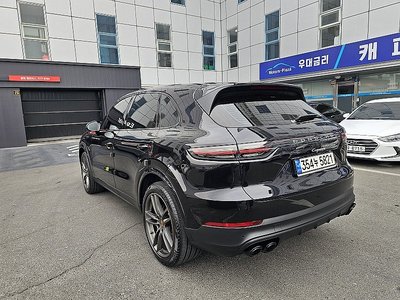 PORSCHE CAYENNE - 4