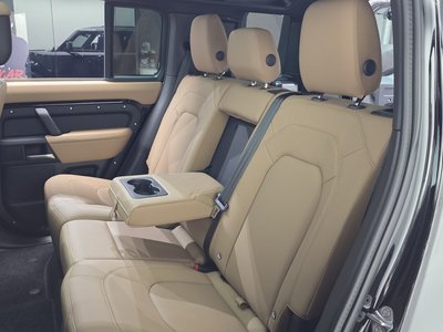 LAND ROVER DEFENDER - 6