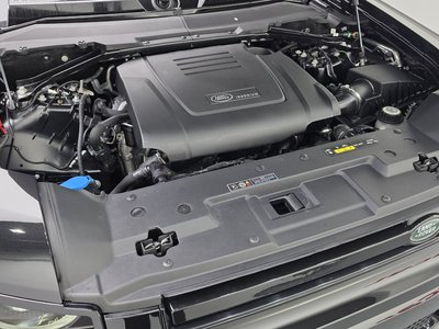 LAND ROVER DEFENDER - 10