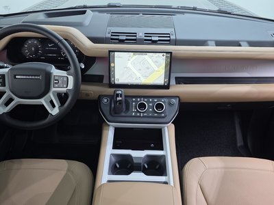 LAND ROVER DEFENDER - 3