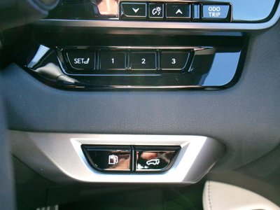 صورة مصغرة 36 لـ 2025 Lexus RX