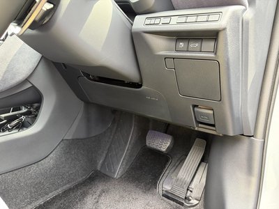 2025 Lexus LBX 缩略图 28