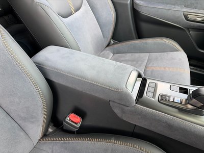 2025 Lexus LBX 缩略图 45