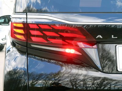 TOYOTA ALPHARD - 9
